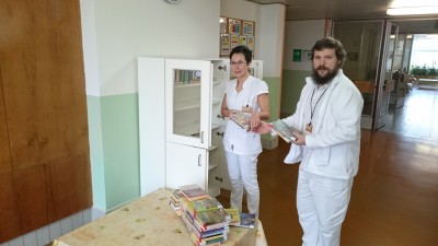 Další knihy putovaly z Městské knihovny Tábor za pacienty do táborské nemocnice